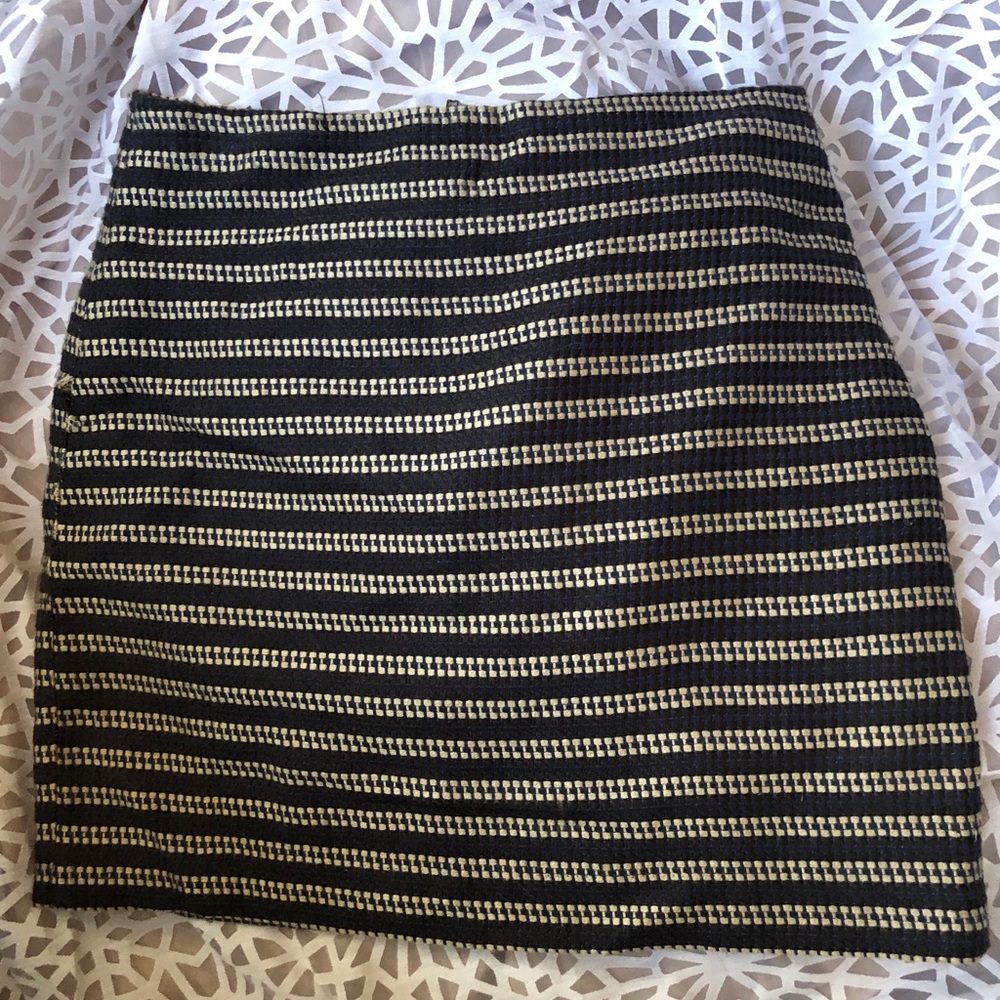 Loft multi Navy Black Tan above the knee sz 4